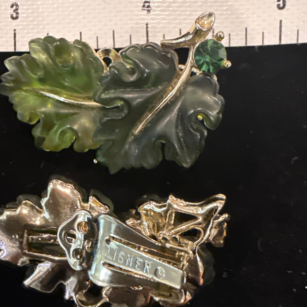 Lisner green jelly oak leaf clip ons - Picture 5 of 6